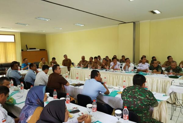 Penyerahan SK TAT (Tim Assestmen Terpadu) serta Rapat koordinasi pemberdayaan masyarakat anti narkoba bersama instansi pemerintah di Kota dan Kabupaten Sukabumi.