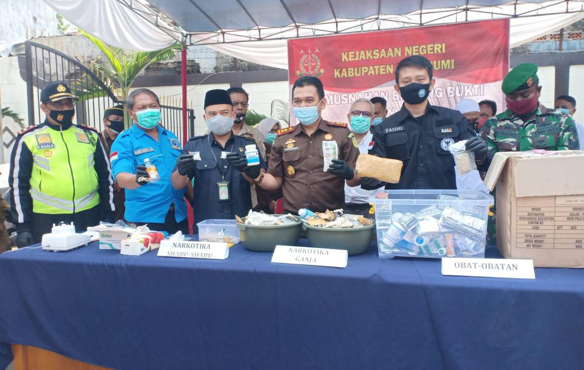 Pemusnahan Barang Bukti Ratusan Gram Sabu-Ribuan Butir Obat Terlarang