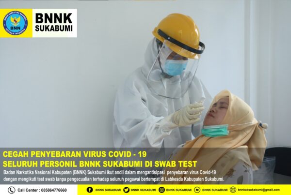 Mengantisipasi penyebaran virus Covid-19 anggota BNNK Sukabumi lakukan test swab