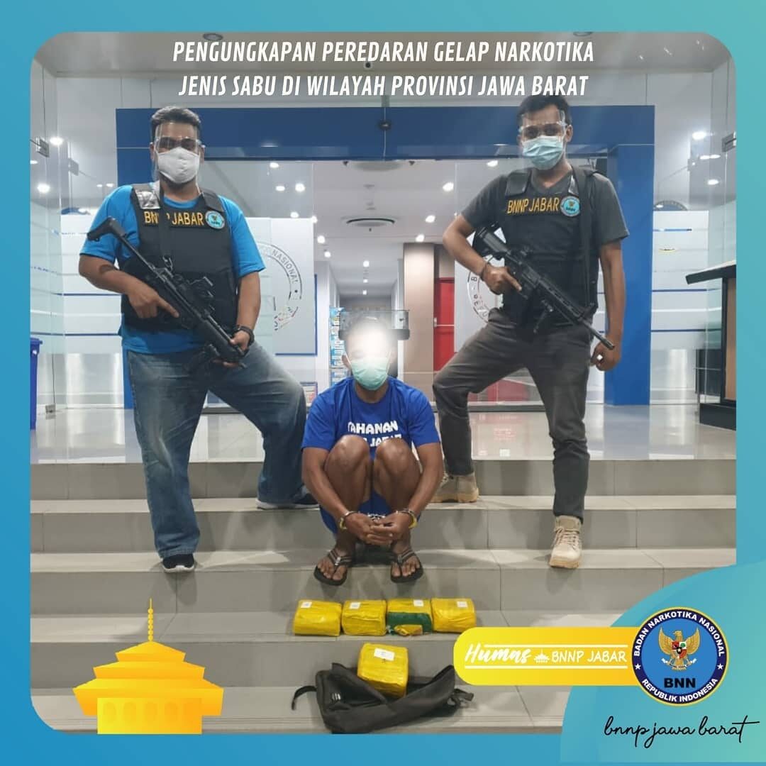 PENGUNGKAPAN PEREDARAN GELAP NARKOTIKA JENIS SABU DI WILAYAH PROVINSI JAWA BARAT PENGUNGKAPAN PEREDARAN GELAP NARKOTIKA JENIS SABU DI WILAYAH PROVINSI JAWA BARAT