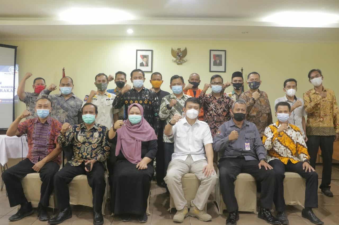 Raker Program Pemberdayaan Masyarakat Anti Narkoba di Lingkungan Masyarakat Raker Program Pemberdayaan Masyarakat Anti Narkoba di Lingkungan Masyarakat