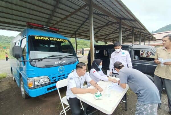 Dalam rangka menyambut hari raya idul fitri 1444 H, BNNK Sukabumi lakukan screning deteksi narkoba bagi awak pengemudi di terminal Jubleg Sukabumi