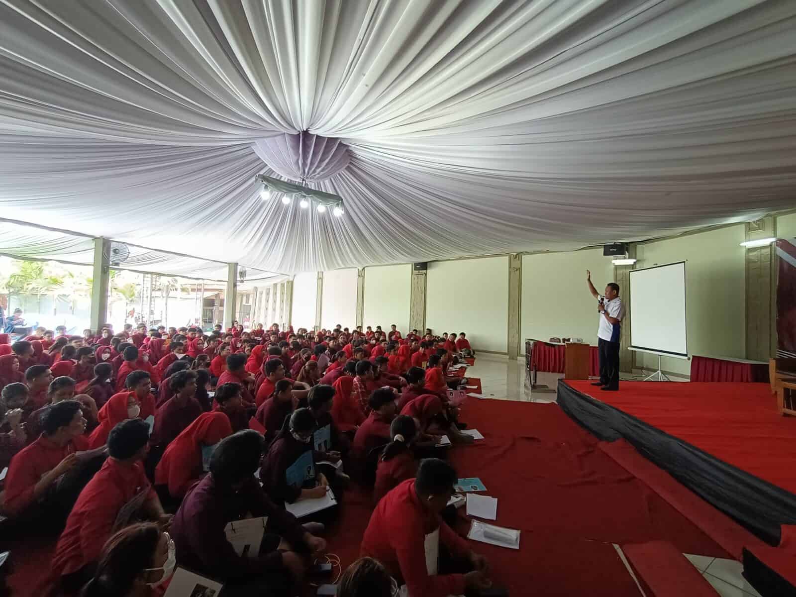 SIAP PERANGI NARKOBA !!! FAKULTAS HUKUM UNIVERSITAS TRISAKTI KOLABORASI DENGAN BNN SIAP PERANGI NARKOBA !!! FAKULTAS HUKUM UNIVERSITAS TRISAKTI KOLABORASI DENGAN BNN