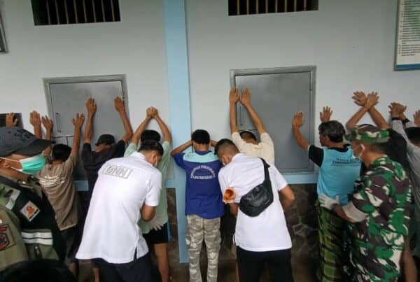 BNNK SUKABUMI GELAR APEL GABUNGAN DAN RAZIA BLOK DI LAPAS WARUNGKIARA SUKABUMI