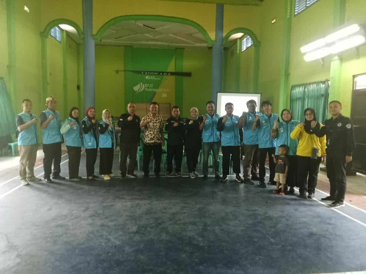 BIMTEK KEPADA PETUGAS IBM DI DESA LOJI SUKABUMI BIMTEK KEPADA PETUGAS IBM DI DESA LOJI SUKABUMI