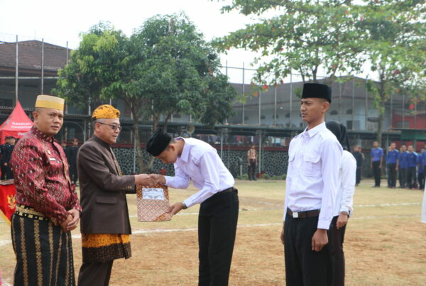 WARGA BINAAN LAPAS WARUNGKIARA DAPAT REMISI, INI PESAN KEPALA BNNK SUKABUMI