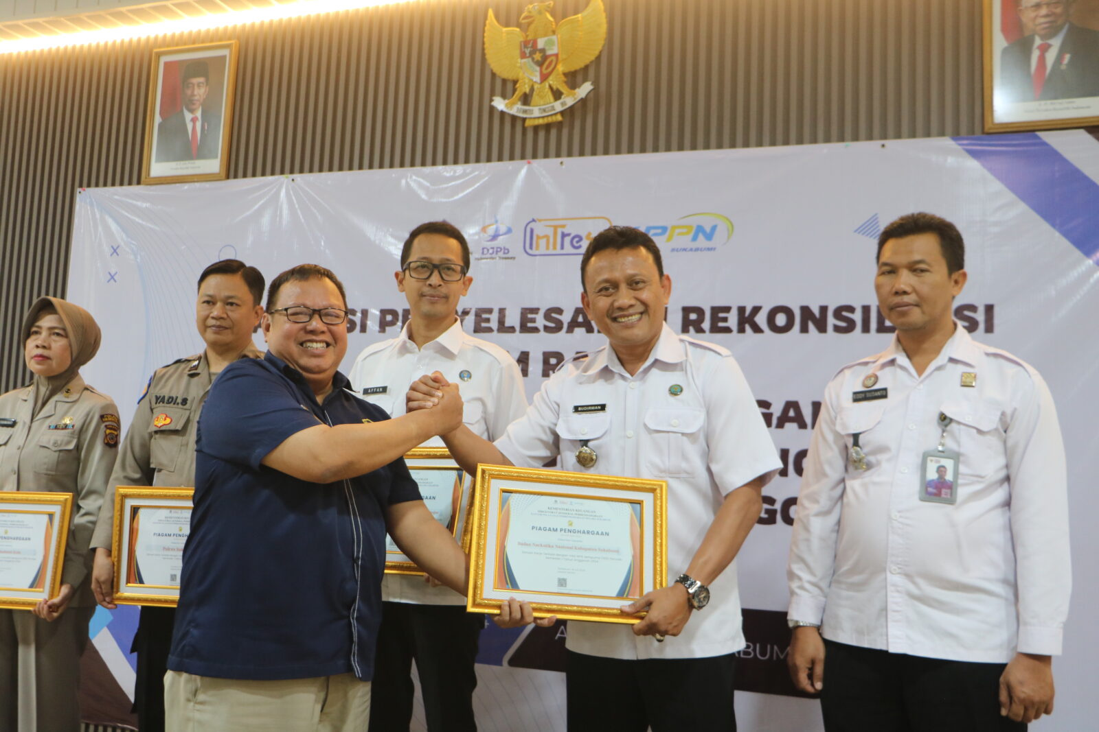 LUAR BIASA, BNNK SUKABUMI RAIH 4 PENGHARGAAN DARI KPPN SUKABUMI. INI HASILNYA LUAR BIASA, BNNK SUKABUMI RAIH 4 PENGHARGAAN DARI KPPN SUKABUMI. INI HASILNYA