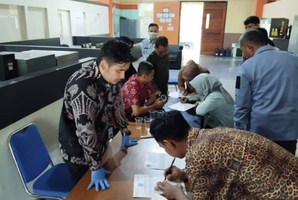 BNNK SUKABUMI GENCAR LAKUKAN TEST URINE DI INSTANSI PEMERINTAH