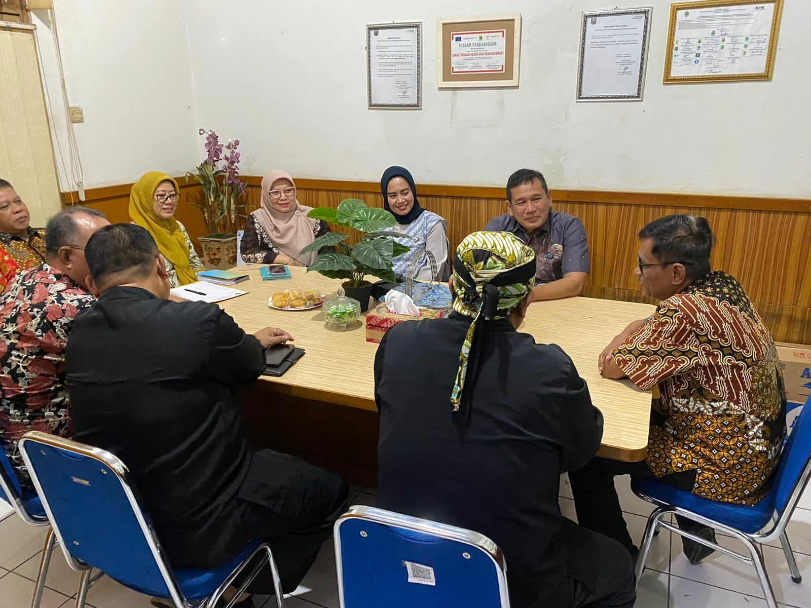 PERKUAT KOLABORASI : PENCEGAHAN PENYALAHGUNAN DI LINGKUNGAN KERJA PERKUAT KOLABORASI : PENCEGAHAN PENYALAHGUNAN DI LINGKUNGAN KERJA